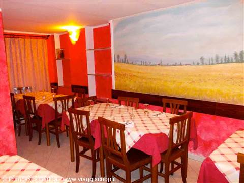Nella sala del Ristorante Borgo Antico