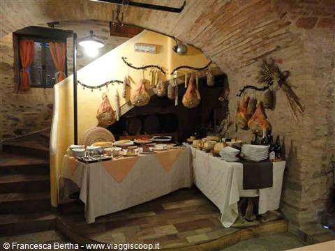 La cacioteca presso la Taverna dei Tre Mori