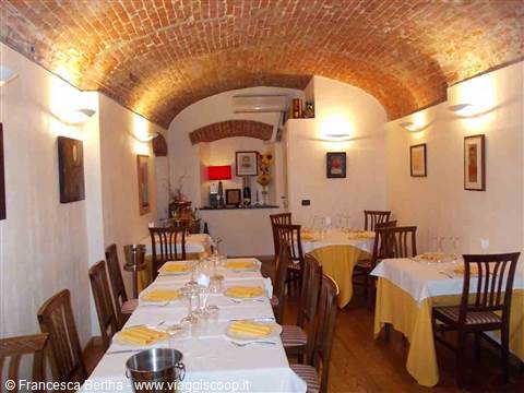 Nella caratteristica sala del Ristorante I Capitelli