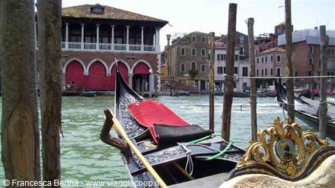 L'intramontabile fascino delle gondole veneziane