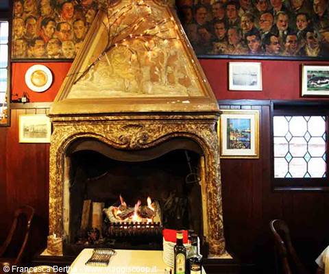 Nelle caratteristiche sale dell'Antica Trattoria Poste Vecie