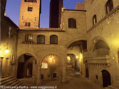 Viterbo Piazza San Pellegrino