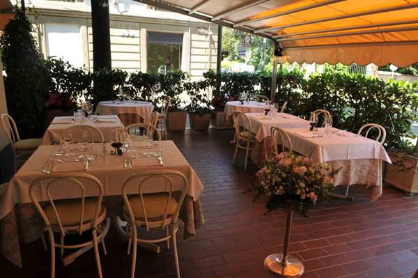 Il dehor del Ristorante Guado