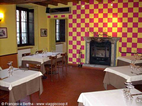 Nelle sale dell'Osteria Sant'Antonio di Abbiategrasso