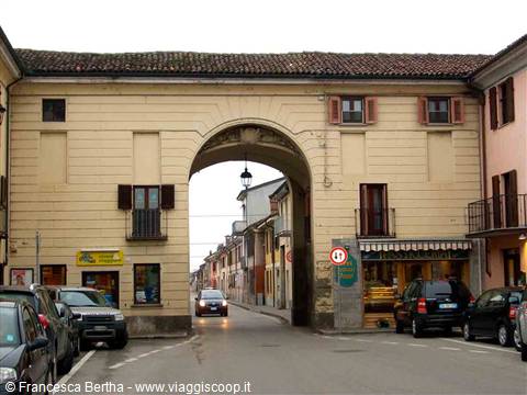 Entrando al borgo
