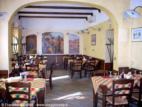 Nelle sale della Locanda della Pesa