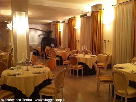 Nella sala del Ristorante Ad Convivium