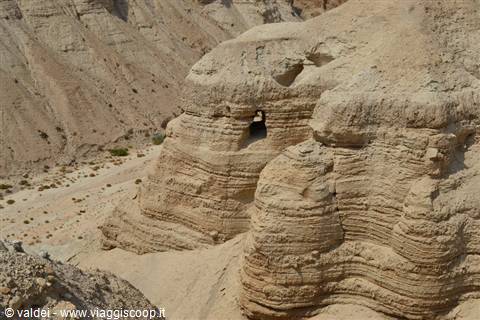 QUMRAN. LA GROTTA DEI ROTOLI DEL MAR MORTO