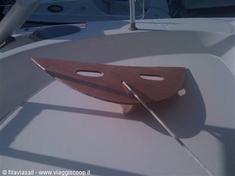 La manta, un'inevzione dello skipper Gianniandrea Sonnino Sorisio, ci si lascia trainare.