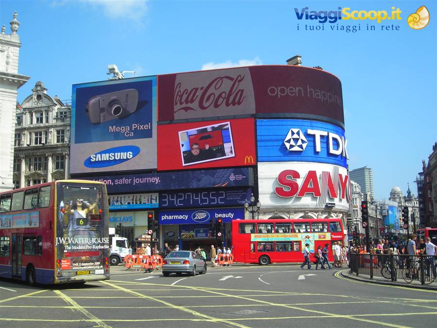 Piccadilly Circus