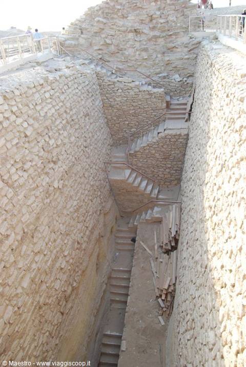 Tomba falsa in zona di piramide Sakkara