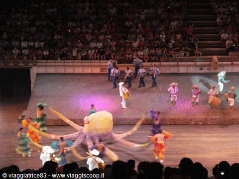 Spettacolo serale di 2 ore al teatro di Xcaret