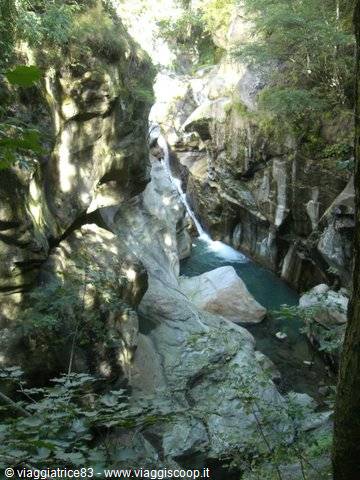 Les Gouffre de Guillemore", profondissimo orrido scavato dal Lys nella roccia, dove il torrente prec