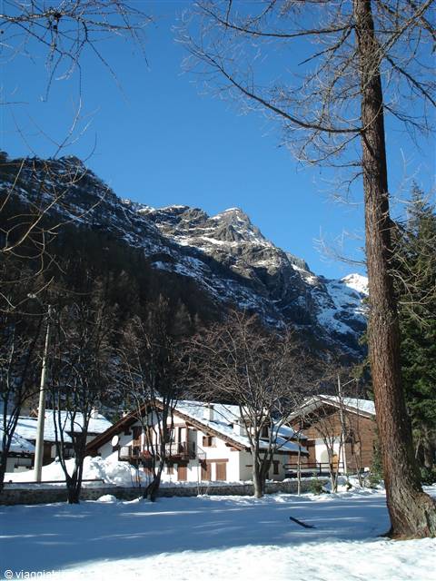 piccole abitazioni.. tra la neve