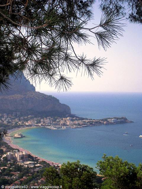 Panorama dal Monte Pellegrino su Mondello
