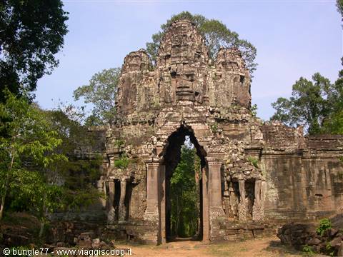 18 - Angkor - Porta dei morti