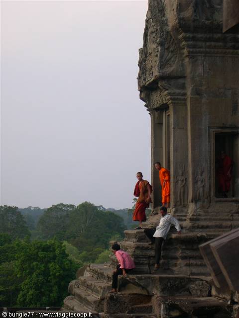 18 - Angkor - Angkor Wat - Si esce
