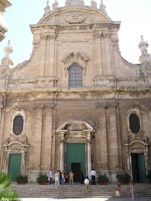 facciata della Cattedrale in diurna