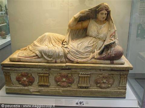 sarcofago di donna etrusca