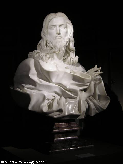 un busto del Bernini in esposizione alla mostra "La gioielleria di Dio"