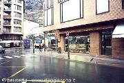 alcuni negozi in zona shopping