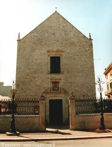 facciata della chiesa di monteverde by day