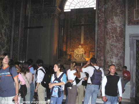 pietà di Michelangelo