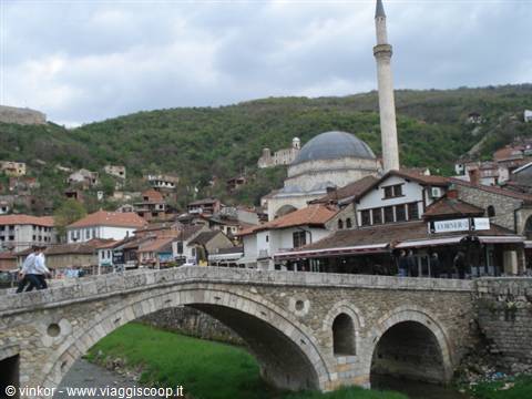 Prizren: ponte vecchio, moschea e fortezza
