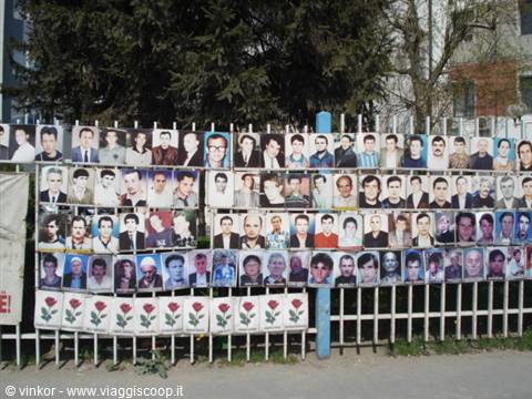 Prishtina: foto di 300 scomparsi durante la guerra civile