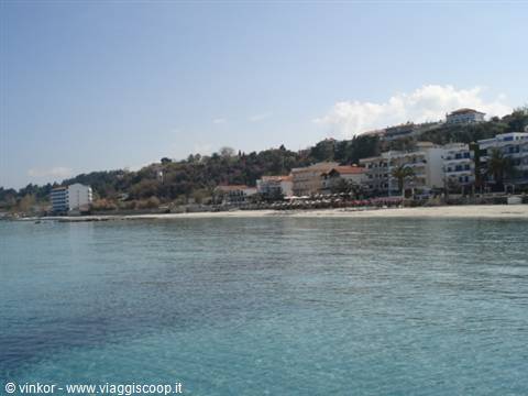 Kallithea: veduta della spiaggia dal molo