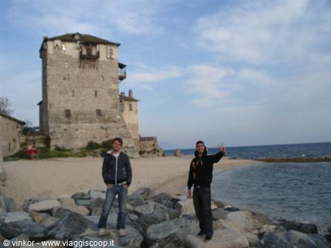 Ourianoupoli: Stratus e Sotiris due amici greci nei pressi della torre