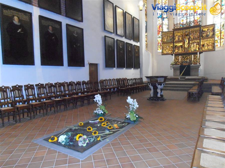 tomba di J.S.Bach nella chiesa Tomaskirche
