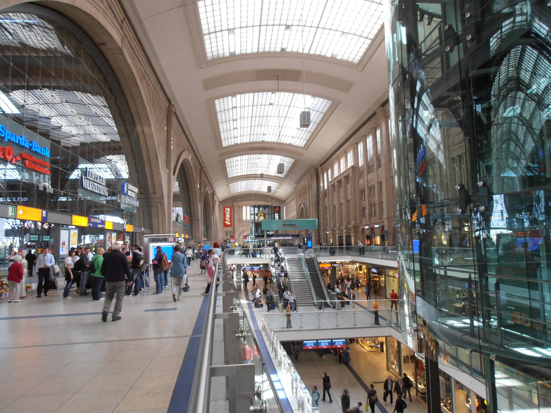 centro commerciale alla stazione ferroviaria