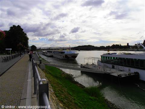 lungo il Danubio a Bratislava