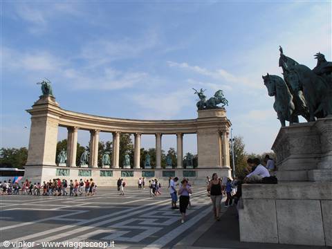 altri dettagli della grande piazza degli eroi