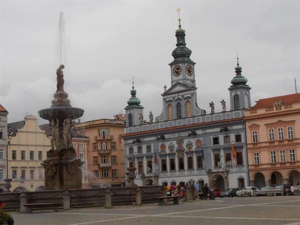 il municipio e la fontana di Ceske Budejovice