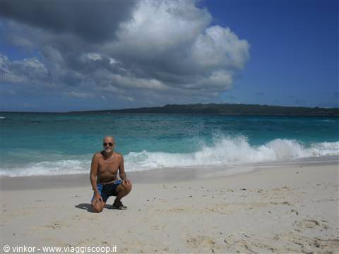 io in una spiaggia dell'isola di Boracay, Filippine