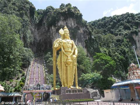il tempio indiano di Batu cave a Kuala Lumpur