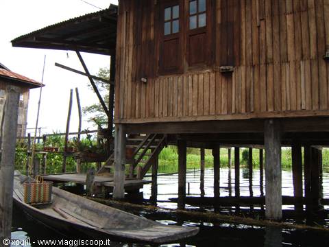 Tipica casa sul Lago Inle