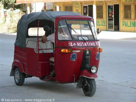 Santa Elena (Guatemala) : un mototaxi