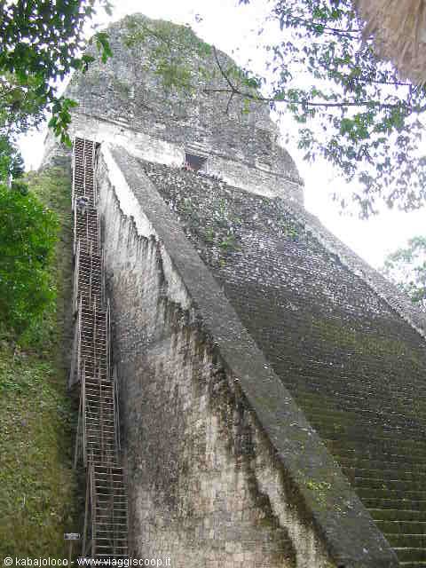 Tempio V a Tikal (Guatemala)