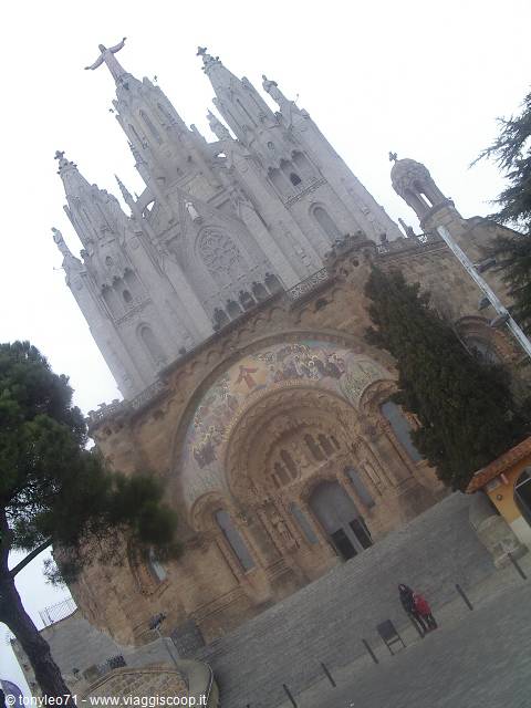 ... la chiesa del Sacro Cuore ... collina del Tibidabo !!!