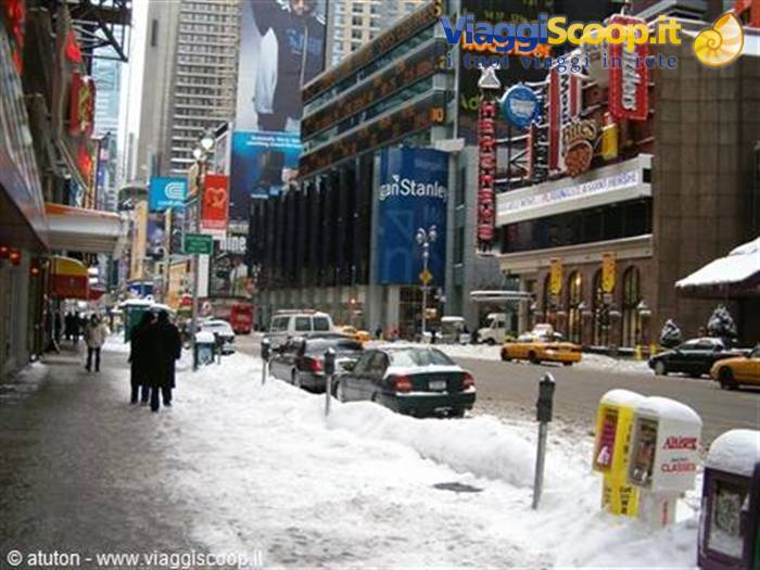 Neve a Times Square