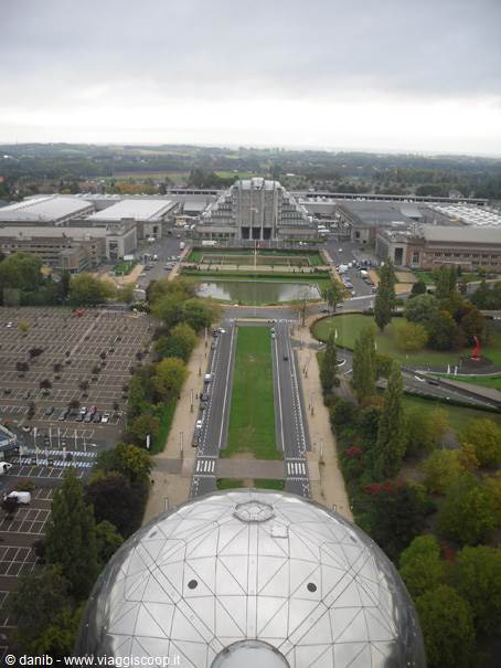 L'Atomium è una costruzione in acciaio progettata per l'Expo del 1958