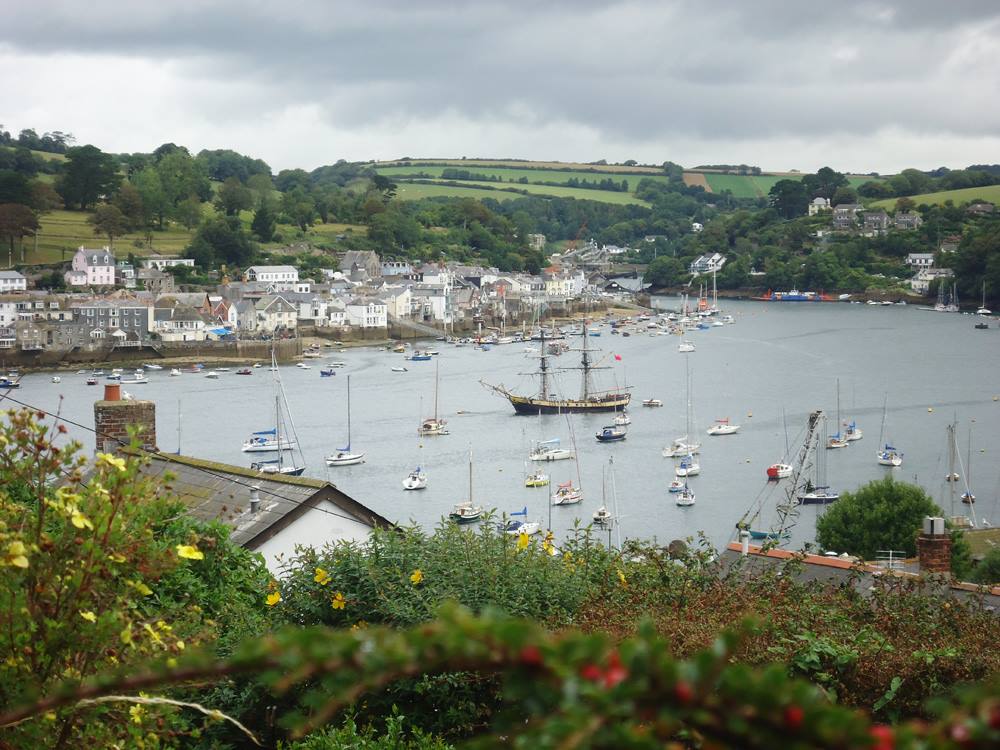 fowey vista da polruan, sulla sponda opposta del fiume fowey