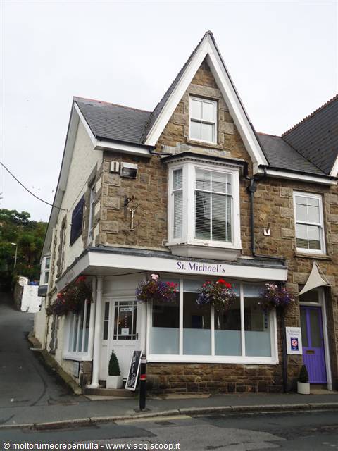vista esterna di un piccolo hotel dal fascino particolare a Marazion