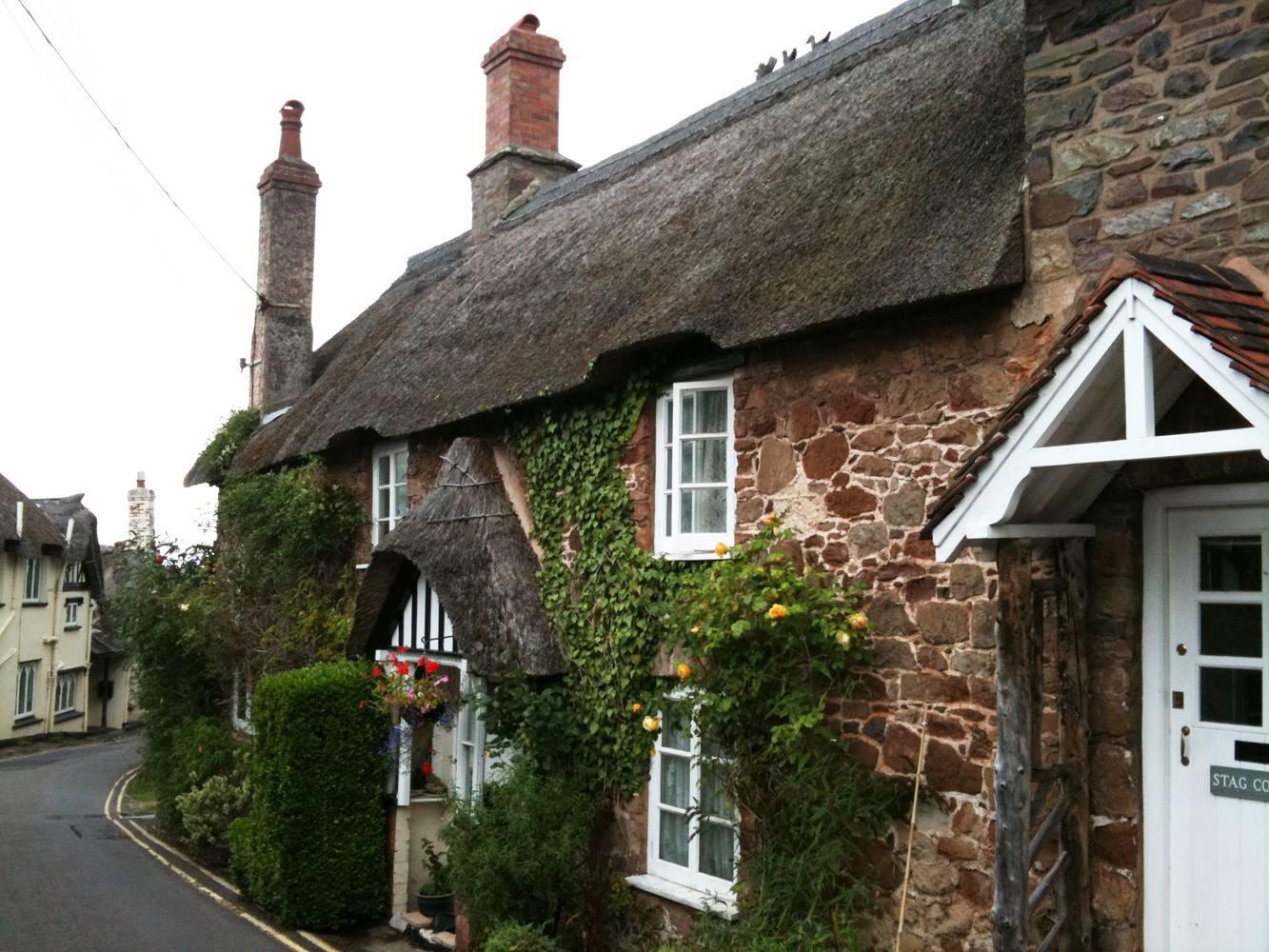cottage dal tetto di paglia a Porlock, Somerset