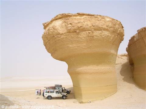 sosta nella grande traversata del deserto Occidentale