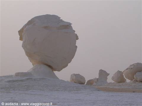 deserto bianco: il mappamondo