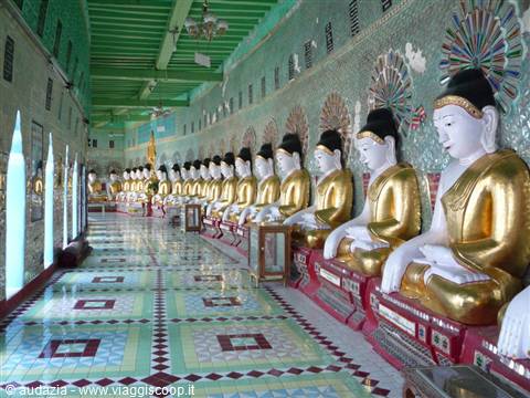 Mandalay Hill: tempio dei 40 Buddha